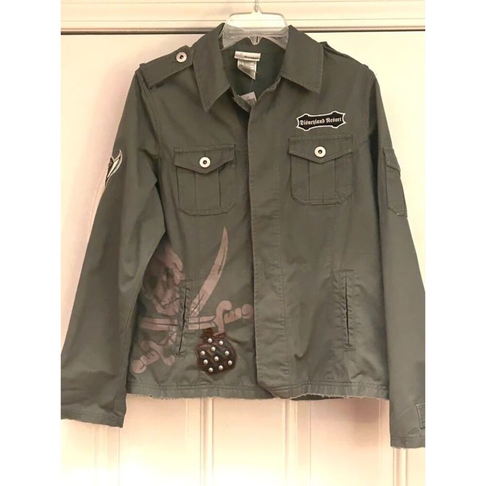 Disneyland Resort Pirates Caribbean Retired Olive Green Skull Jacket Medium